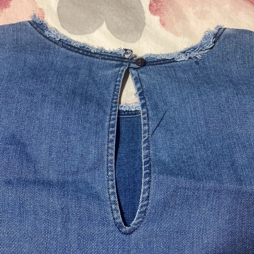 Aritzia Wilfred Blue Jean Short Sleeve Top Size Medium - Picture 8 of 8